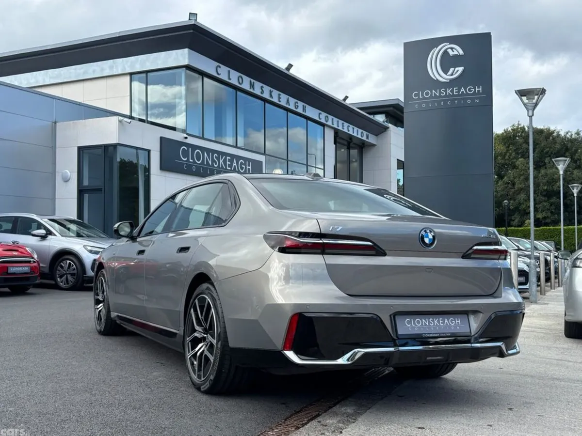 BMW i7 Saloon, Electric, 2025, Grey