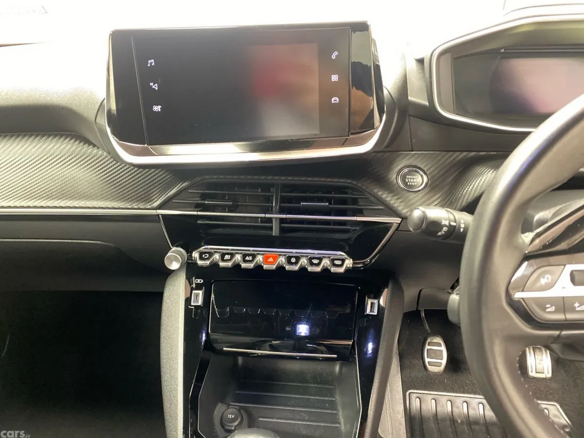 Peugeot 2008 MPV, Petrol, 2023, Red