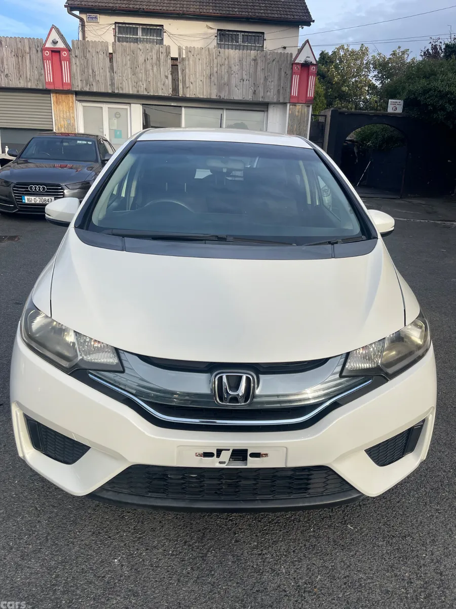 Honda Fit Hatchback, Petrol Hybrid, 2014, White