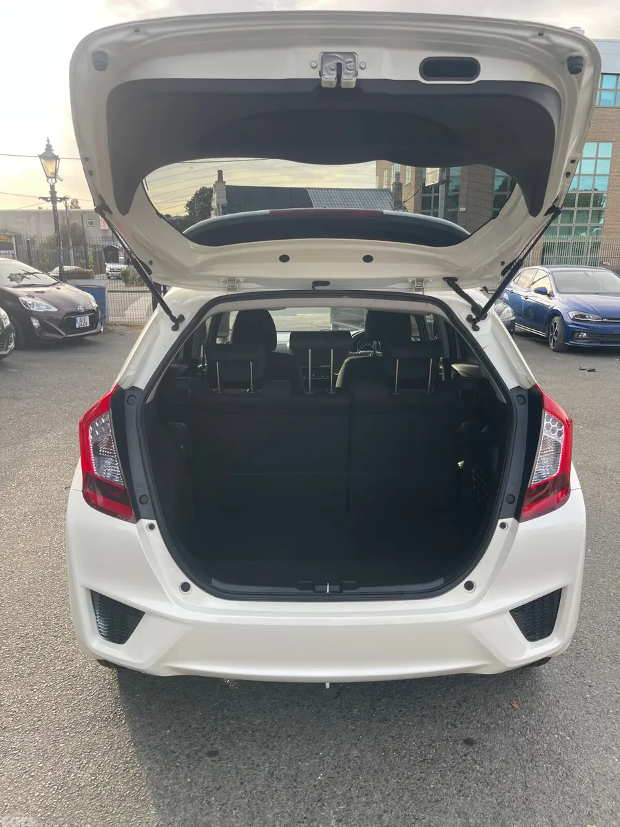 Honda Fit Hatchback, Petrol Hybrid, 2014, White