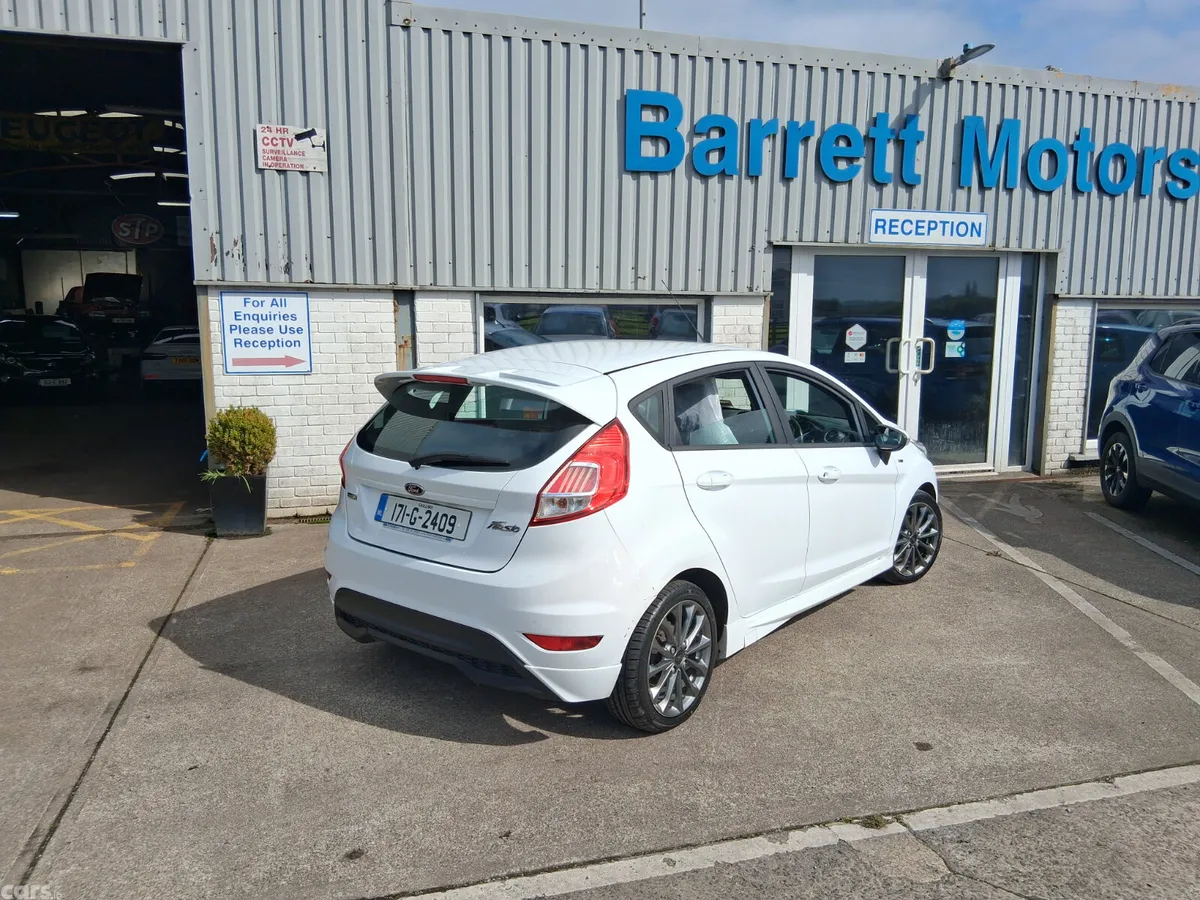Ford Fiesta Hatchback, Petrol, 2017, White