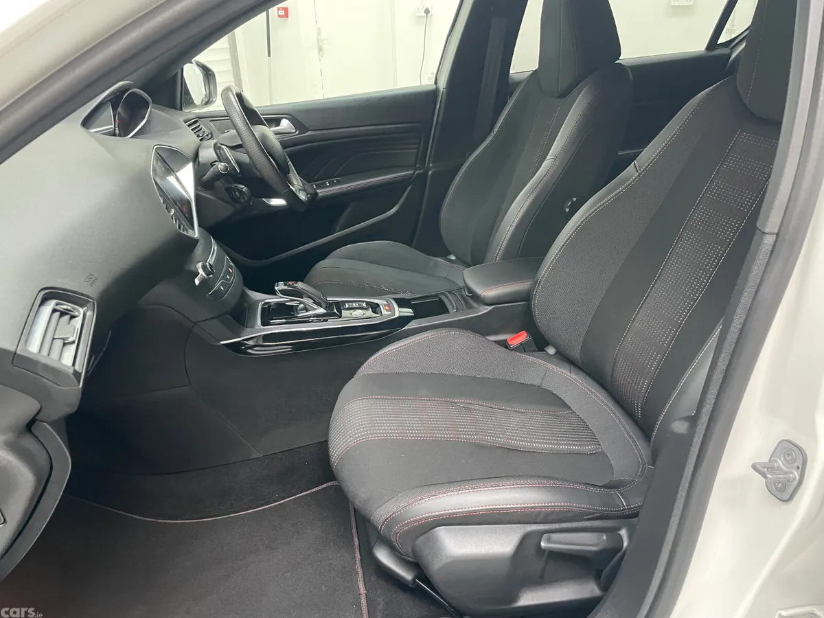 Peugeot 308 Hatchback, Diesel, 2021, White