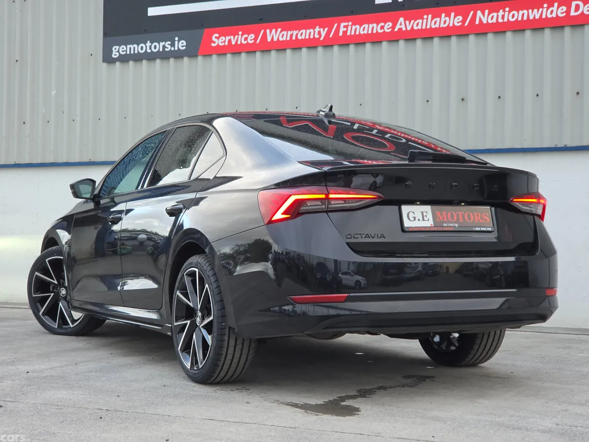 Skoda Octavia Saloon, Diesel, 2023, Black