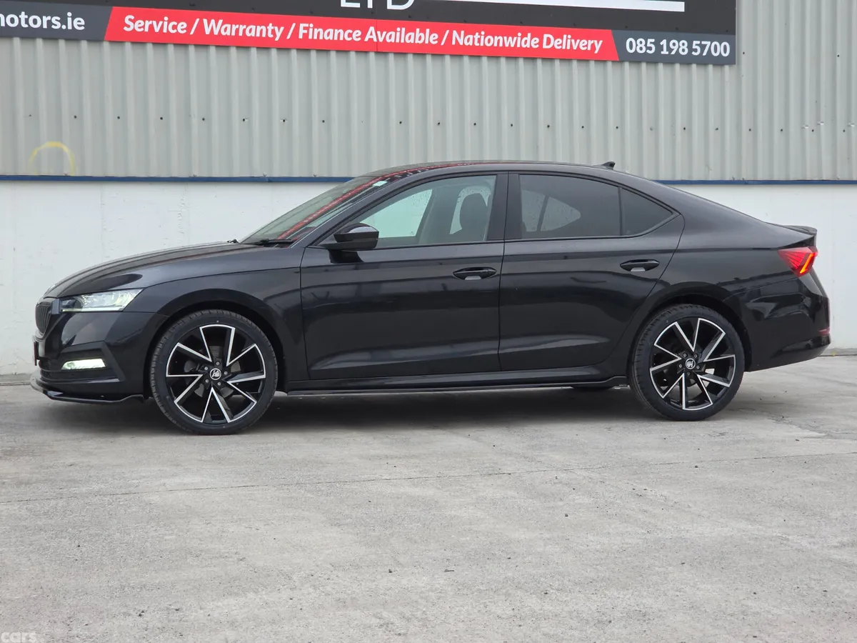 Skoda Octavia Saloon, Diesel, 2023, Black