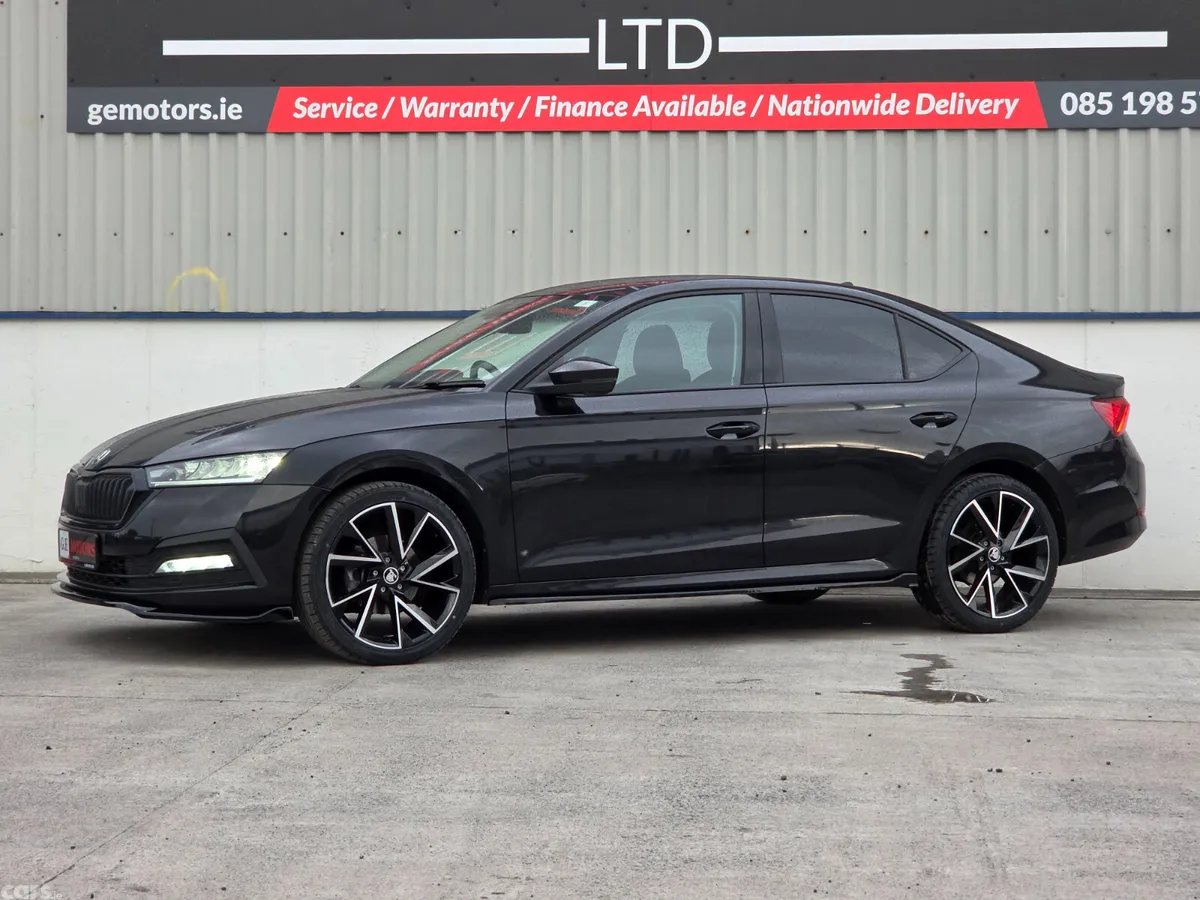 Skoda Octavia Saloon, Diesel, 2023, Black