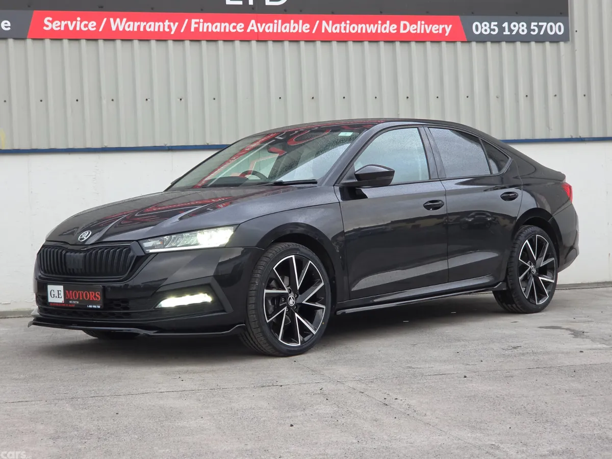 Skoda Octavia Saloon, Diesel, 2023, Black