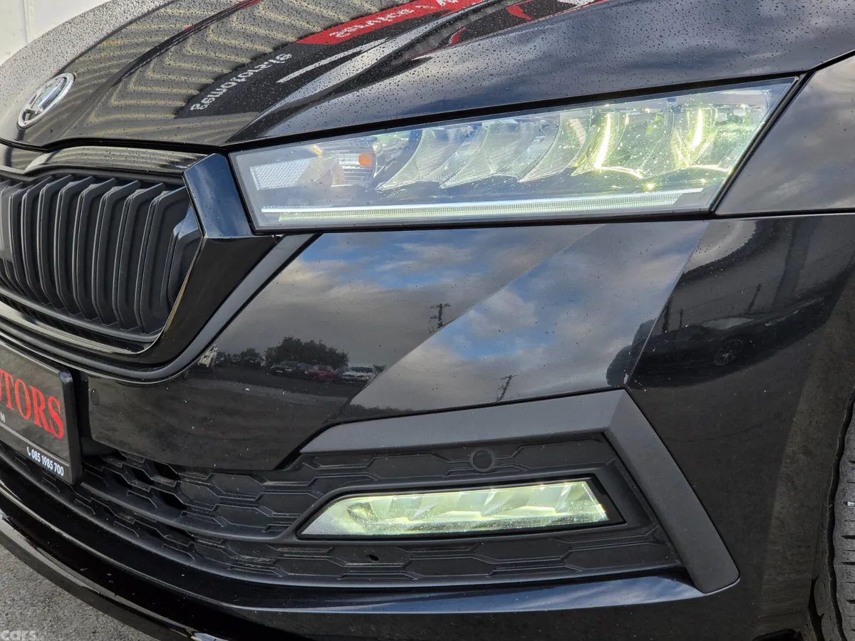 Skoda Octavia Saloon, Diesel, 2023, Black