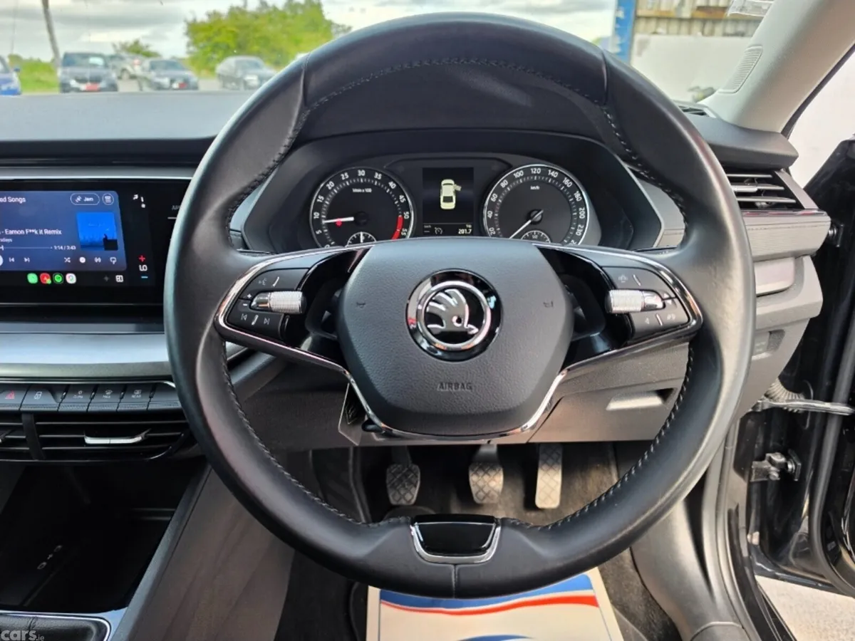 Skoda Octavia Saloon, Diesel, 2023, Black