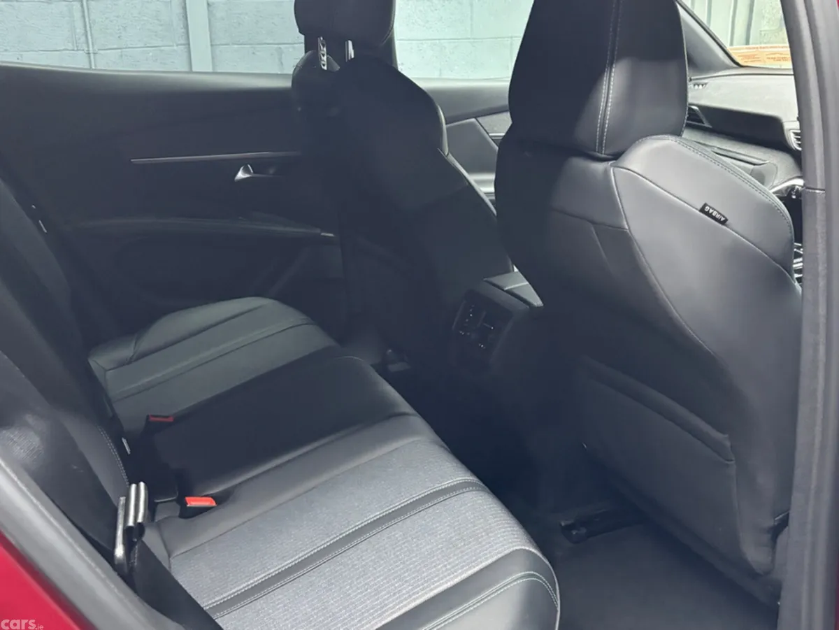 Peugeot 3008 MPV, Diesel, 2024, Red