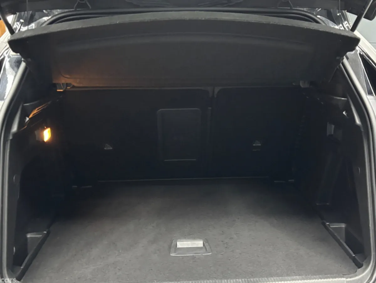 Peugeot 3008 MPV, Diesel, 2024, Red
