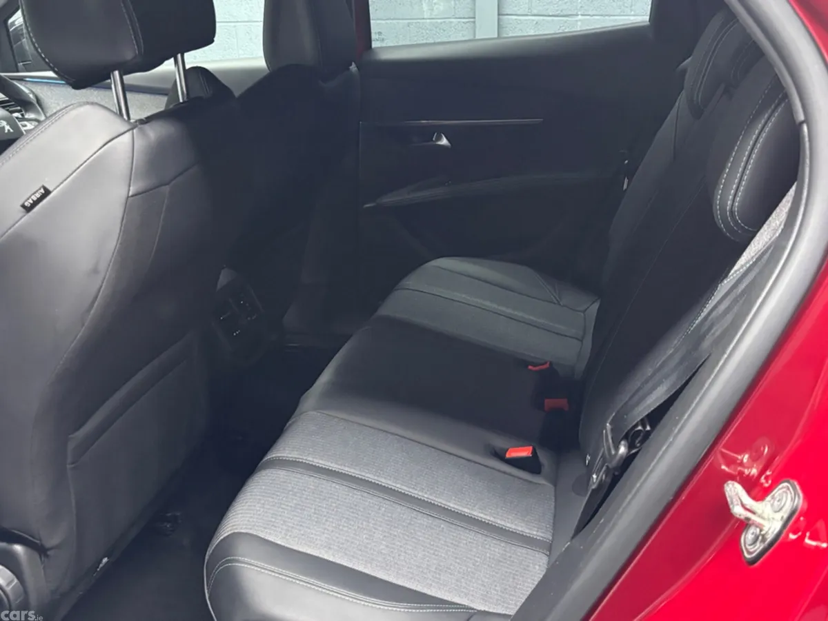 Peugeot 3008 MPV, Diesel, 2024, Red