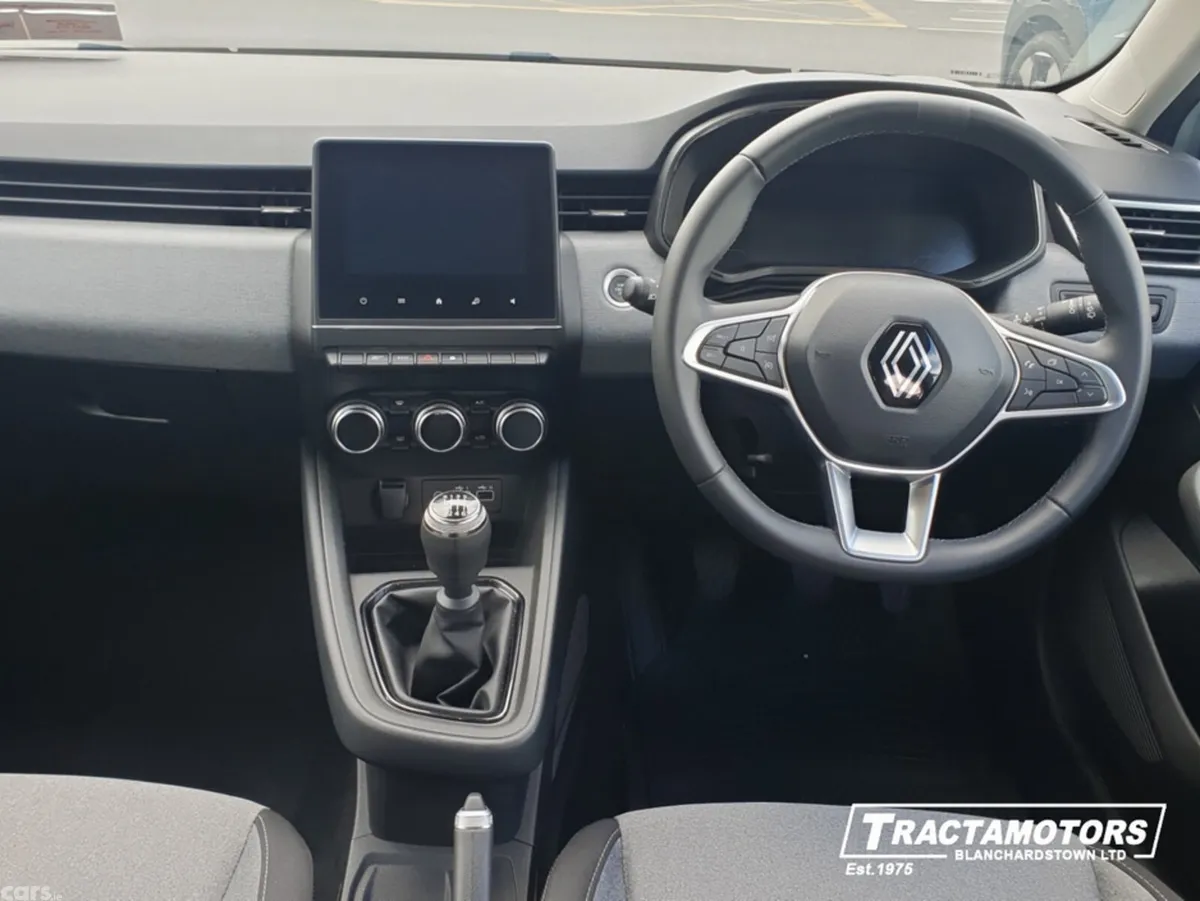 Renault Clio Hatchback, Petrol, 2024, White
