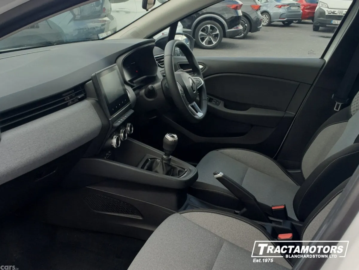 Renault Clio Hatchback, Petrol, 2024, White