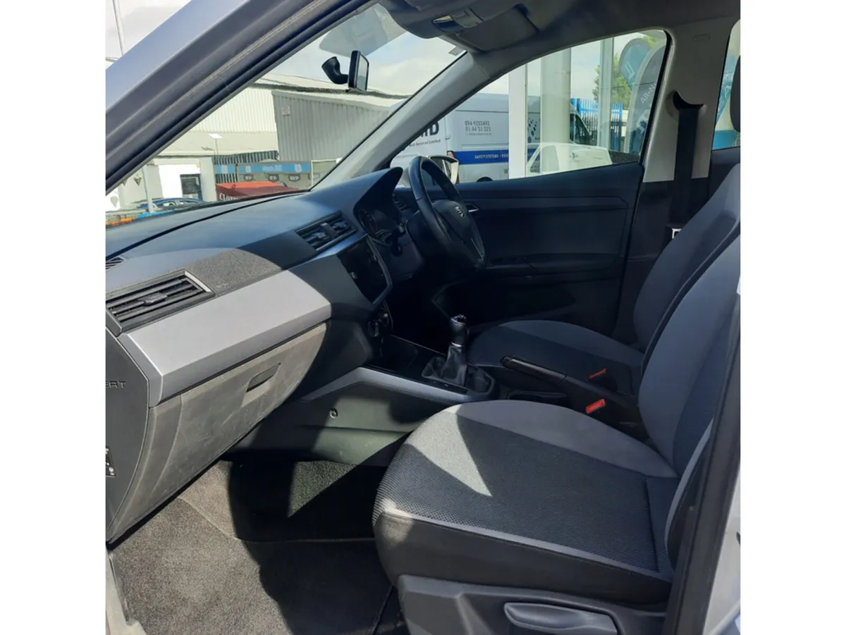 SEAT Arona Hatchback, Petrol, 2021, Grey