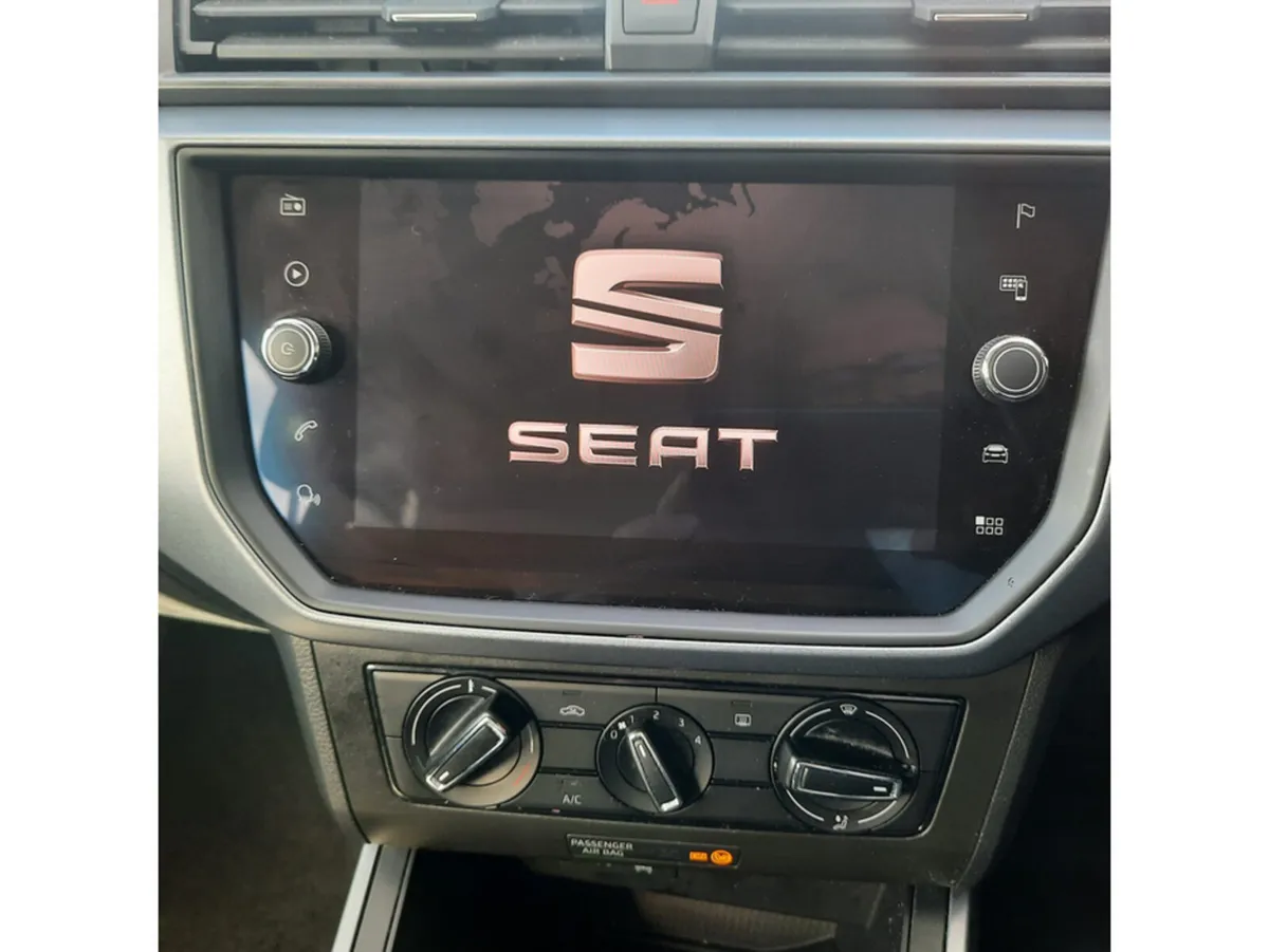 SEAT Arona Hatchback, Petrol, 2021, Grey