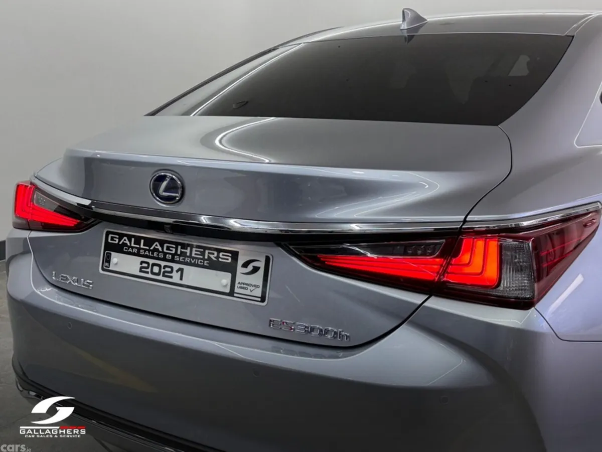 Lexus ES Saloon, Petrol Hybrid, 2021, Silver