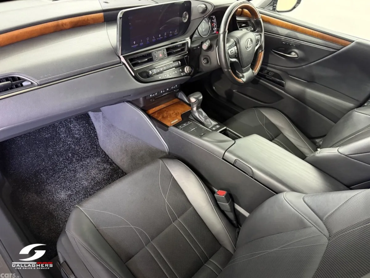 Lexus ES Saloon, Petrol Hybrid, 2021, Silver