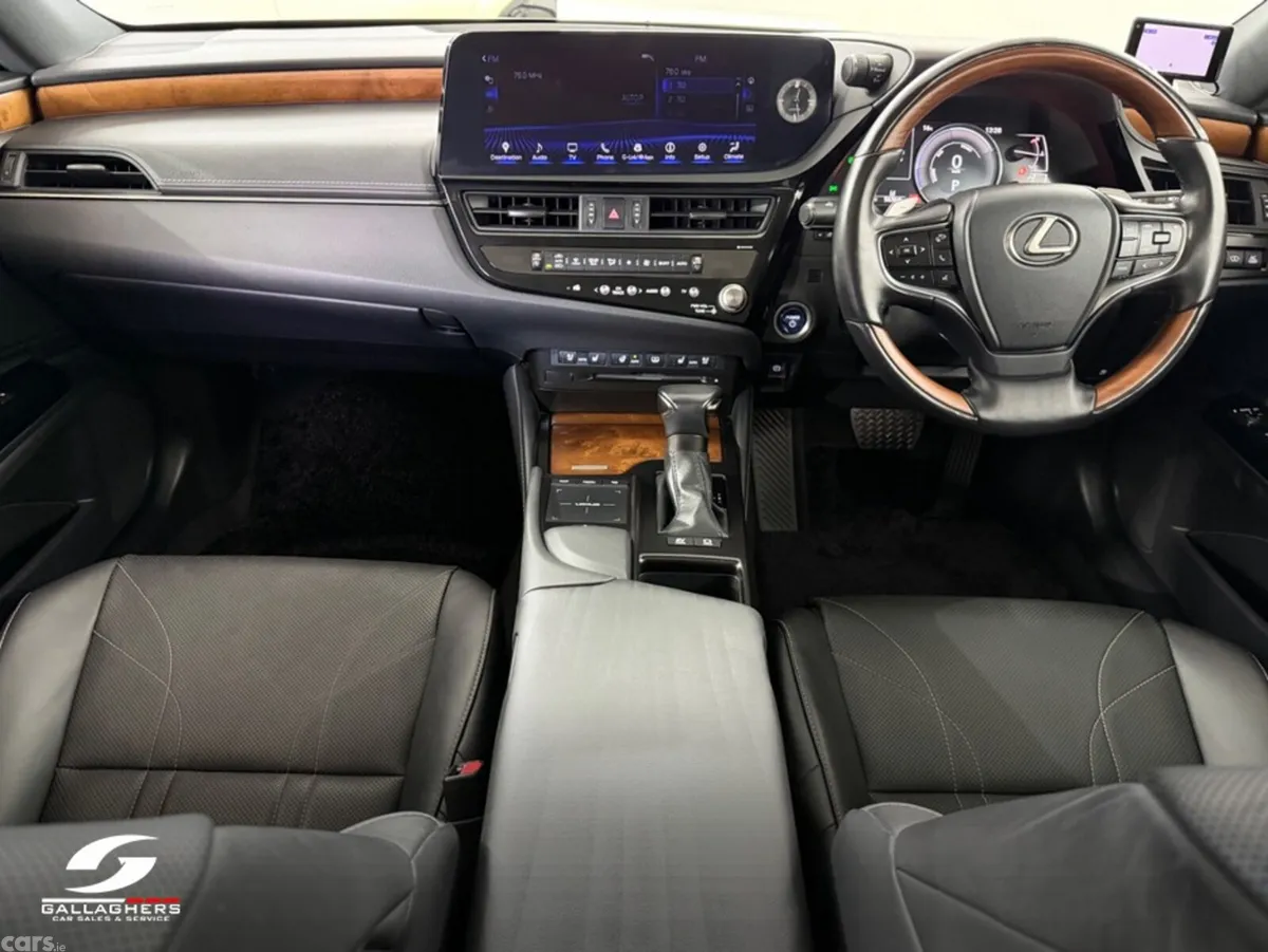 Lexus ES Saloon, Petrol Hybrid, 2021, Silver