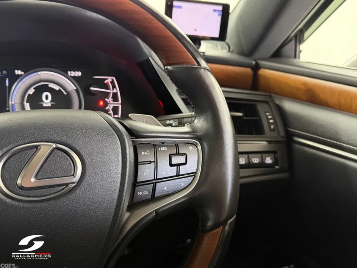 Lexus ES Saloon, Petrol Hybrid, 2021, Silver