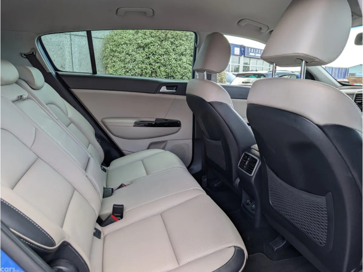 Kia Sportage MPV, Diesel, 2019, Blue