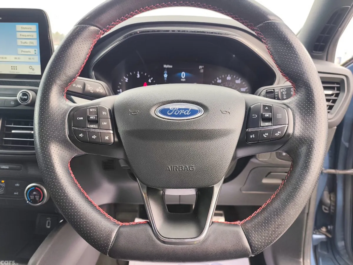 Ford Focus Hatchback, Diesel, 2018, Blue