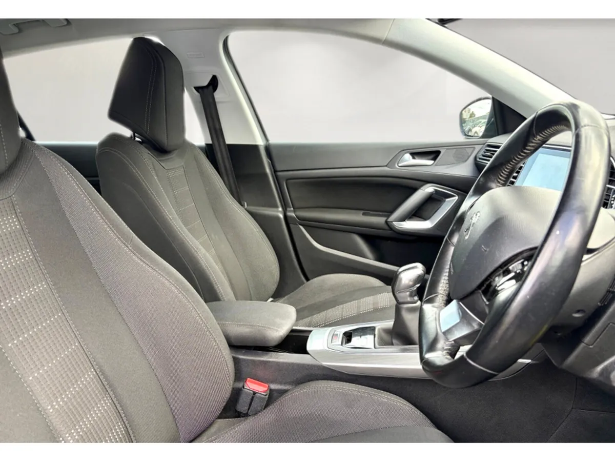 Peugeot 308 Hatchback, Diesel, 2017, Grey