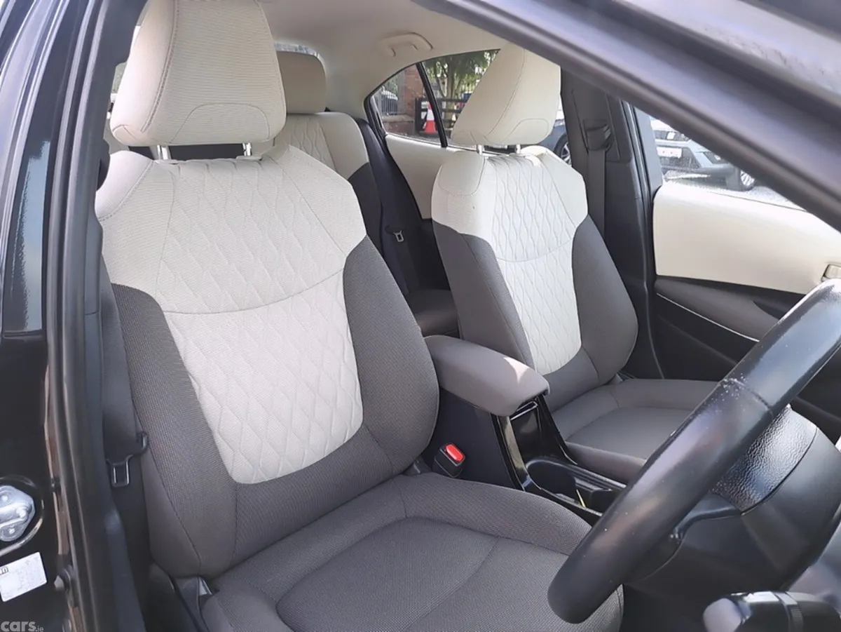 Toyota Corolla Saloon, Petrol Hybrid, 2021, Black