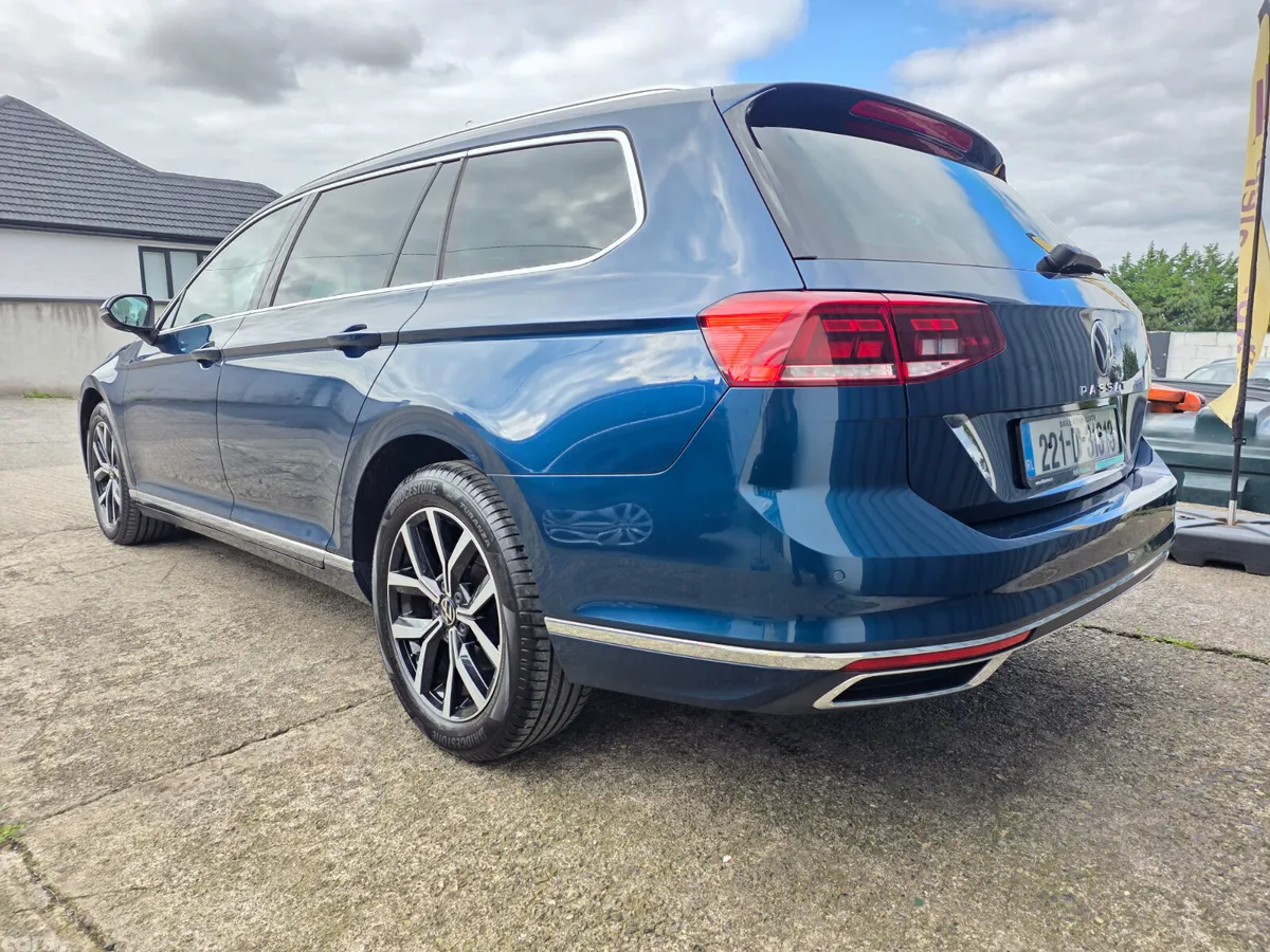 Volkswagen Passat Estate, Diesel, 2022, Blue