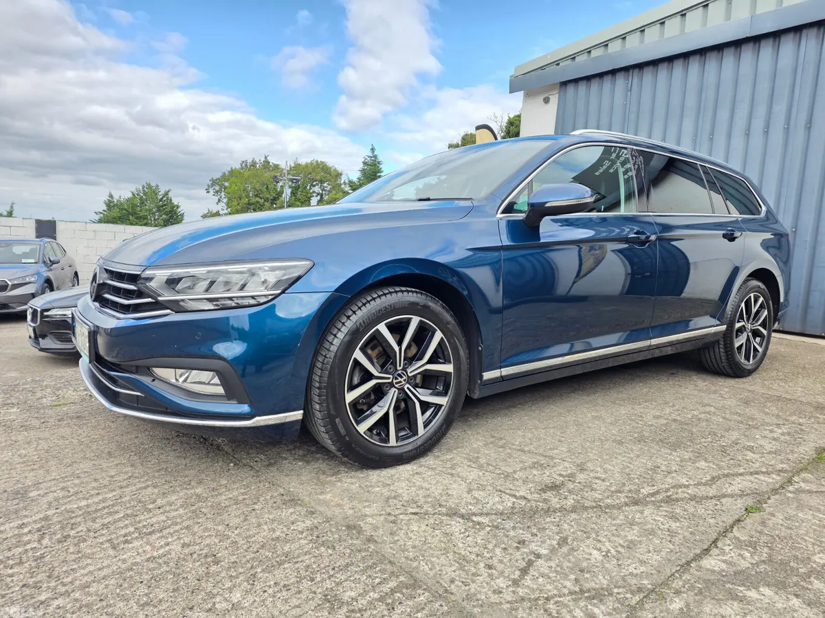 Volkswagen Passat Estate, Diesel, 2022, Blue
