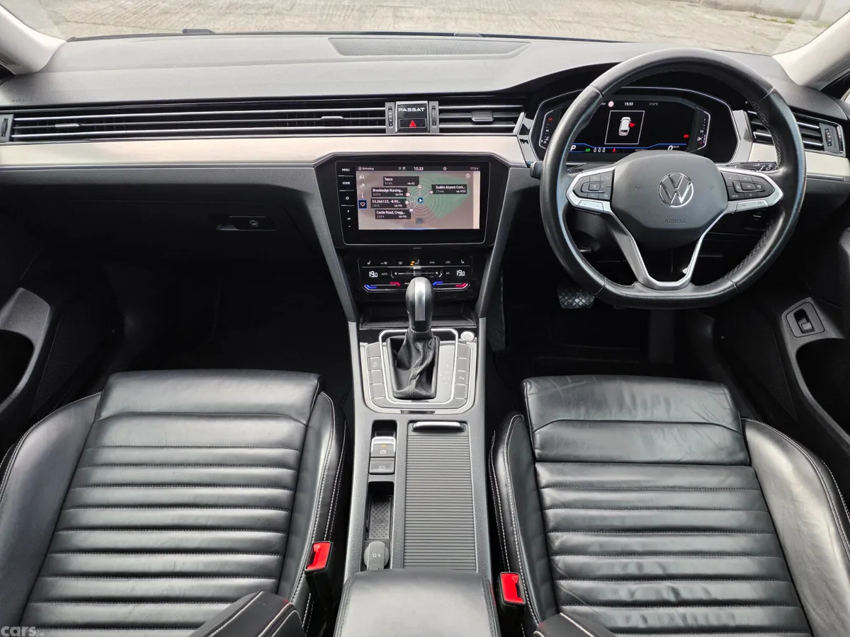 Volkswagen Passat Estate, Diesel, 2022, Blue