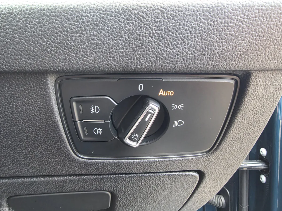 Volkswagen Passat Estate, Diesel, 2022, Blue