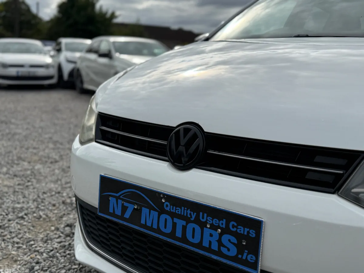 Volkswagen Polo Hatchback, Petrol, 2013, White