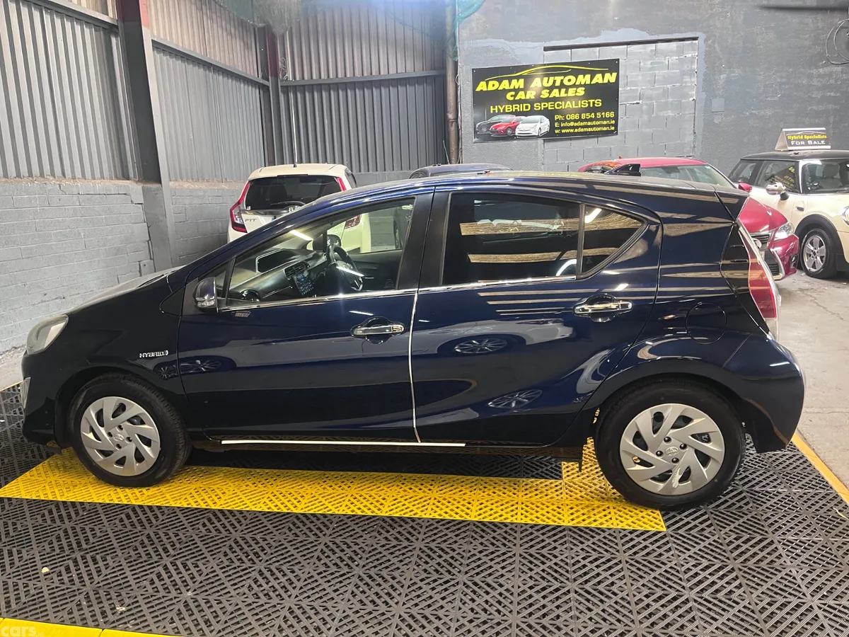 Toyota Aqua Hatchback, Petrol Hybrid, 2017, Blue