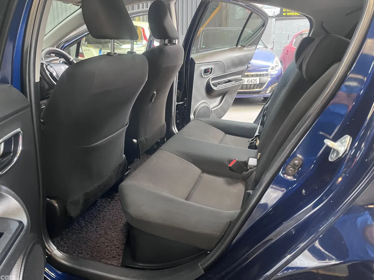 Toyota Aqua Hatchback, Petrol Hybrid, 2017, Blue