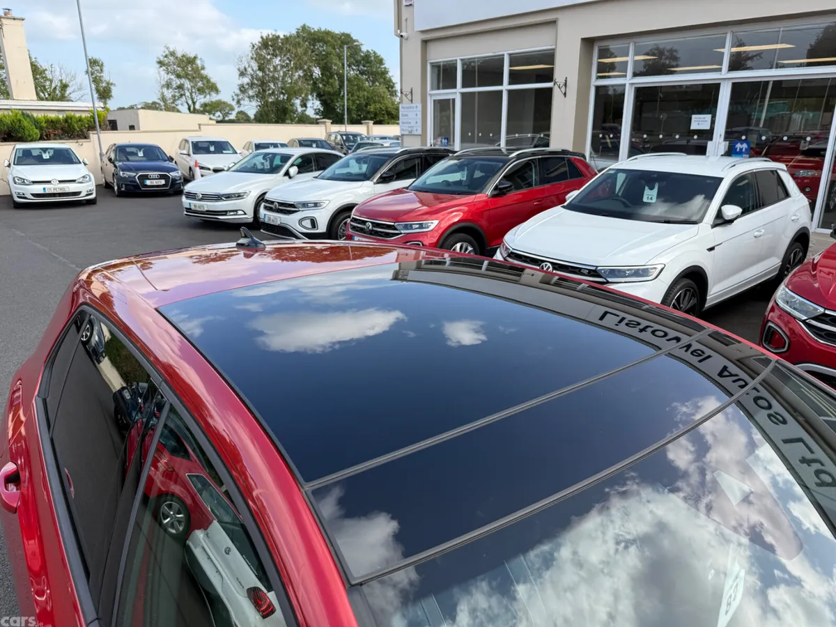 Volkswagen Golf Hatchback, Diesel, 2024, Red