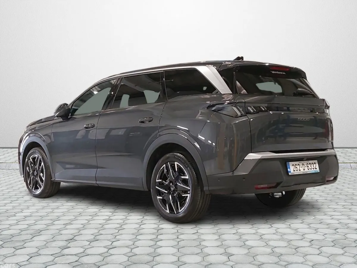 Peugeot 5008 MPV, Petrol, 2026, Grey