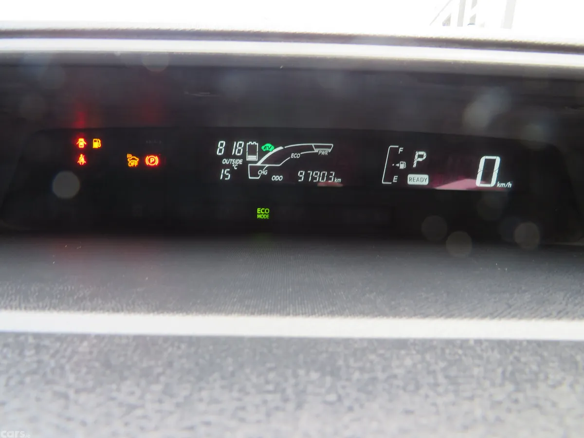 Toyota Aqua Hatchback, Petrol Hybrid, 2017, White