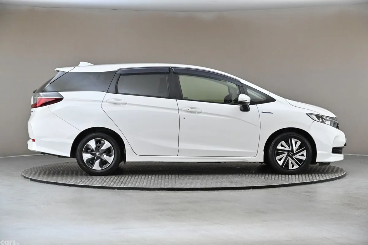 Honda Shuttle MPV, Petrol Hybrid, 2020, White