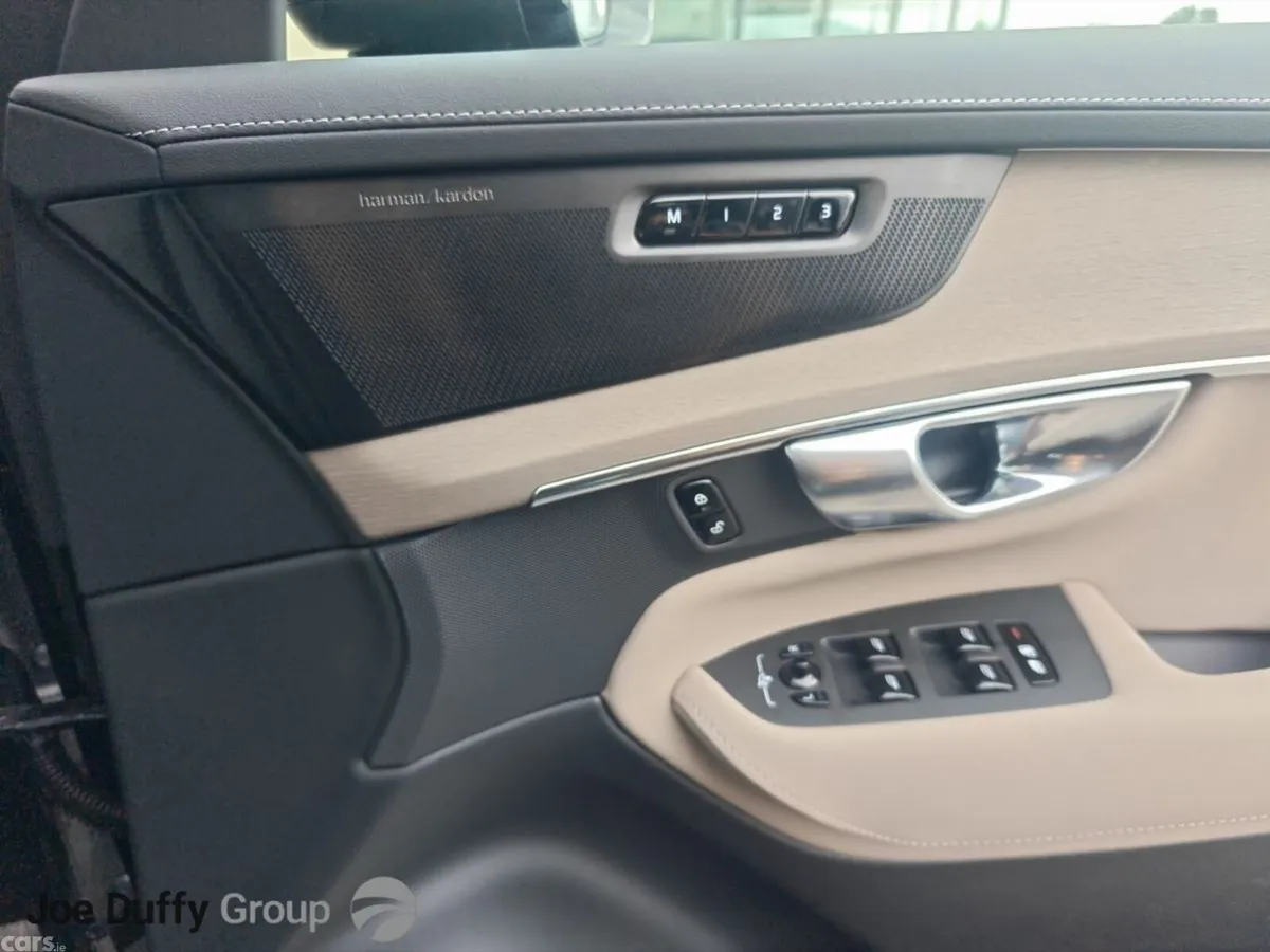 Volvo XC90 SUV, Petrol Plug-in Hybrid, 2026, Black