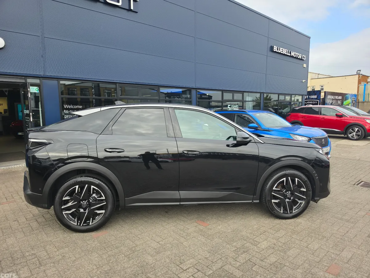 Peugeot 3008 MPV, Petrol, 2025, Black
