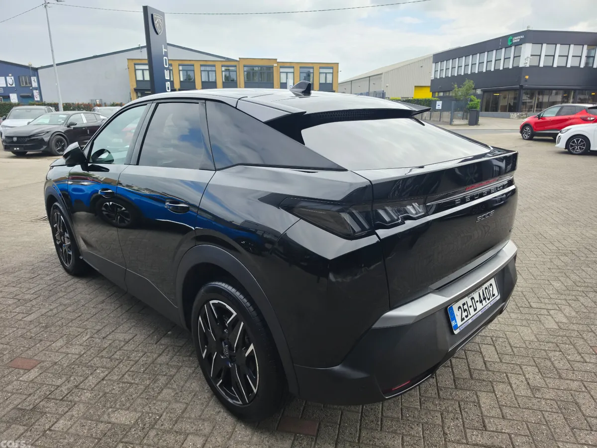 Peugeot 3008 MPV, Petrol, 2025, Black