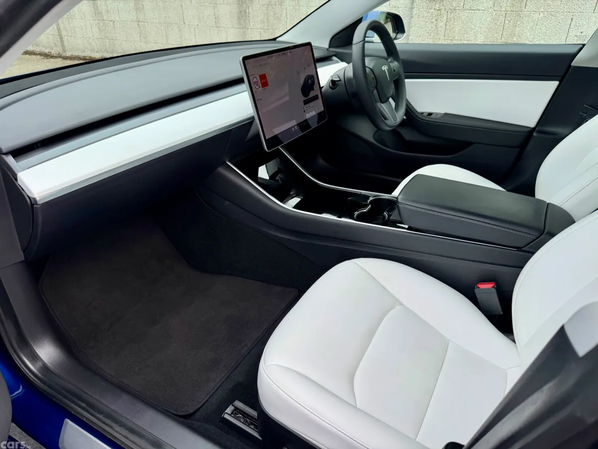 Tesla Model 3 Saloon, Electric, 2020, Blue