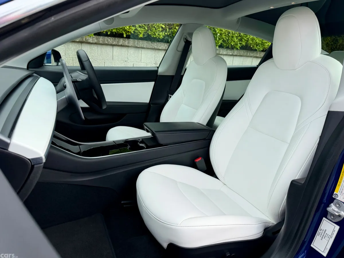 Tesla Model 3 Saloon, Electric, 2020, Blue