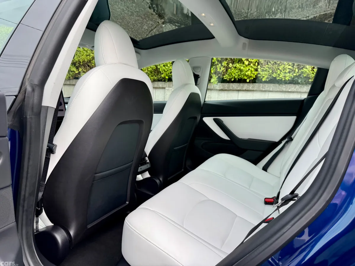 Tesla Model 3 Saloon, Electric, 2020, Blue