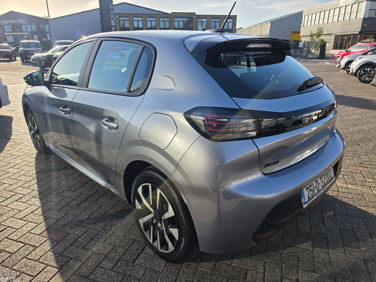 Peugeot 208 Hatchback, Petrol, 2025, Grey