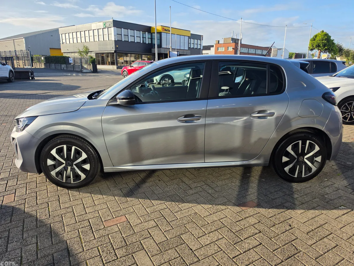 Peugeot 208 Hatchback, Petrol, 2025, Grey