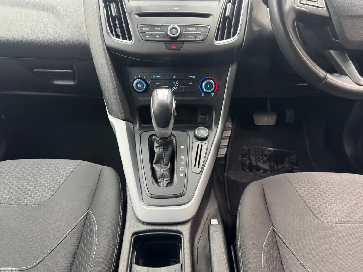 Ford Focus Hatchback, Petrol, 2015, Grey