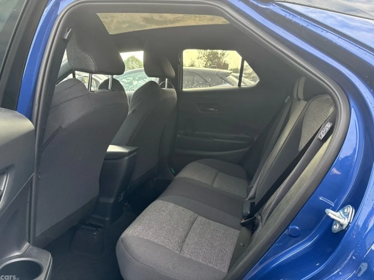 Toyota C-HR SUV, Petrol Hybrid, 2026, Blue