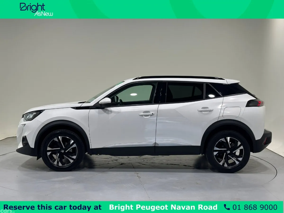 Peugeot 2008 MPV, Petrol, 2022, White
