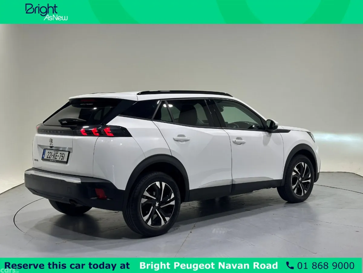 Peugeot 2008 MPV, Petrol, 2022, White